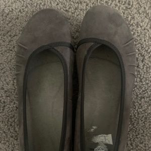 EARTH brand memory foam flats, size 9